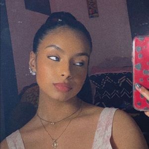 Meet your Posher, Vanessa